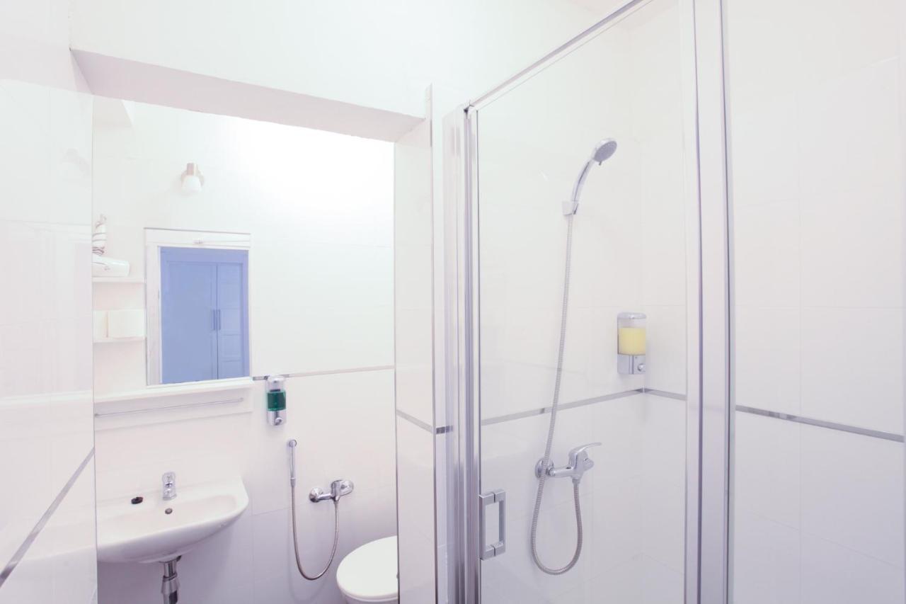 Churchill Apartments Πράγα Εξωτερικό φωτογραφία
